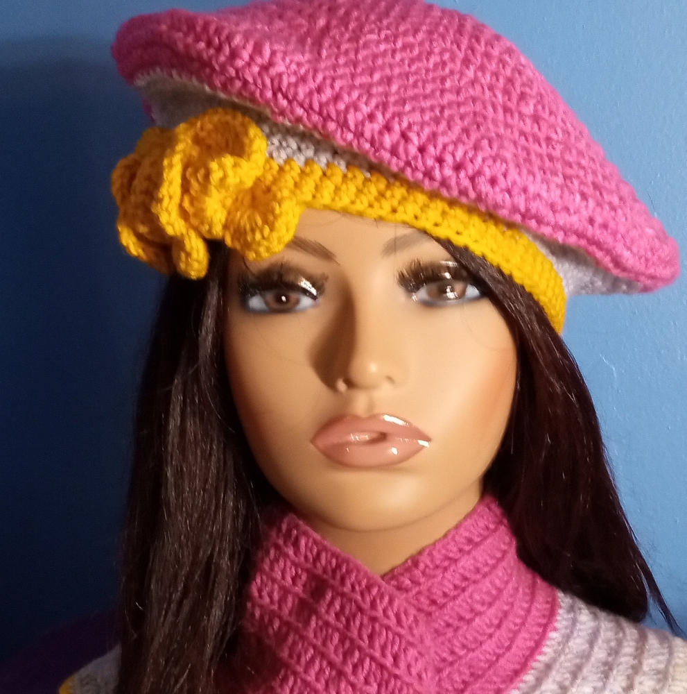 Crochet Ladies hat and scarf set